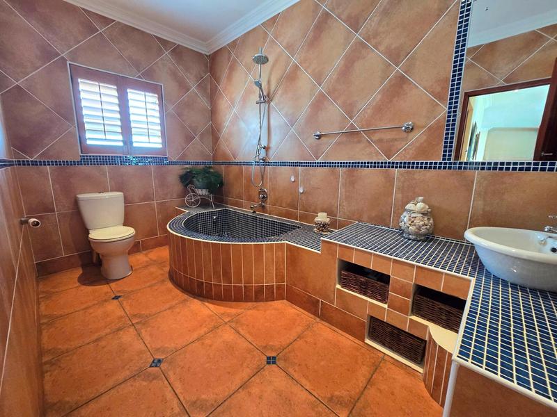 5 Bedroom Property for Sale in Golden Mile Western Cape